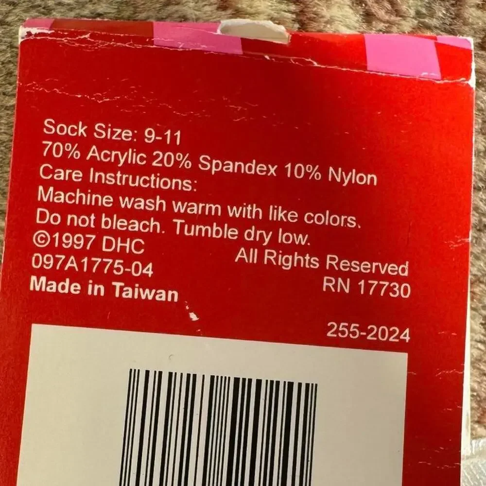 vintage 1997 valentines socks